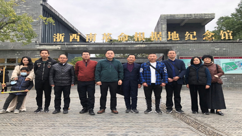 切记革命历史，，，，，，，传承红色基因